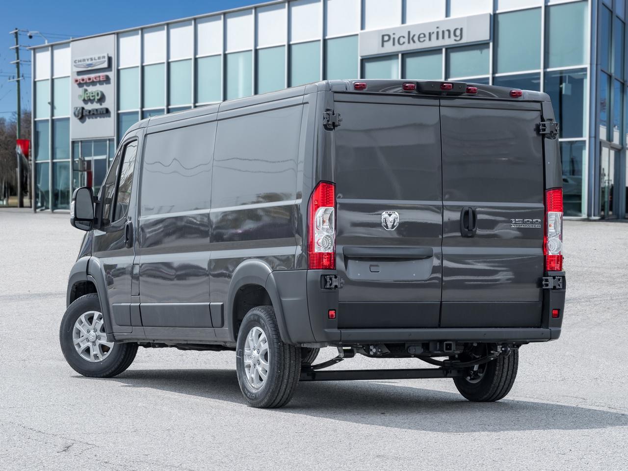 2025 RAM ProMaster 1500 SLT 1500 Low Roof 136  WB  Hitch  Mopar Side Wall Photo4