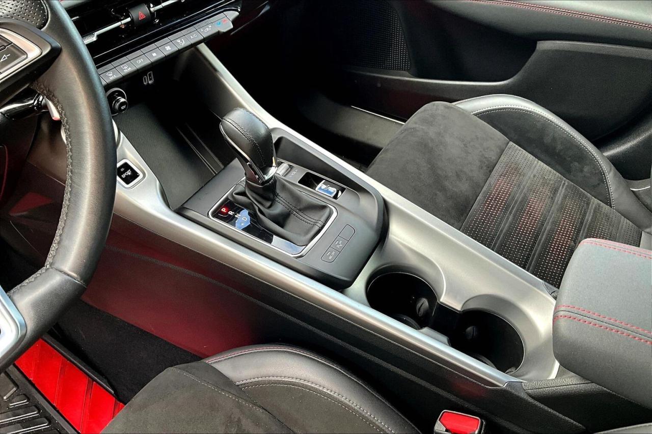 2024 Dodge Hornet PHEV R/T AWD   Track Pack   Heated Seats/Steering Photo