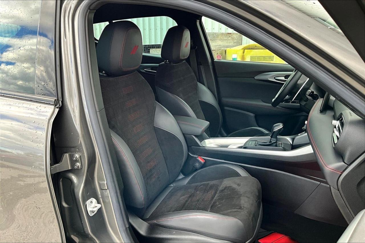 2024 Dodge Hornet PHEV R/T AWD   Track Pack   Heated Seats/Steering Photo