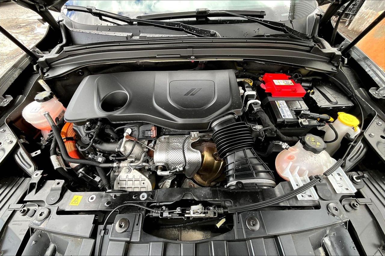 2024 Dodge Hornet PHEV R/T AWD   Track Pack   Heated Seats/Steering Photo