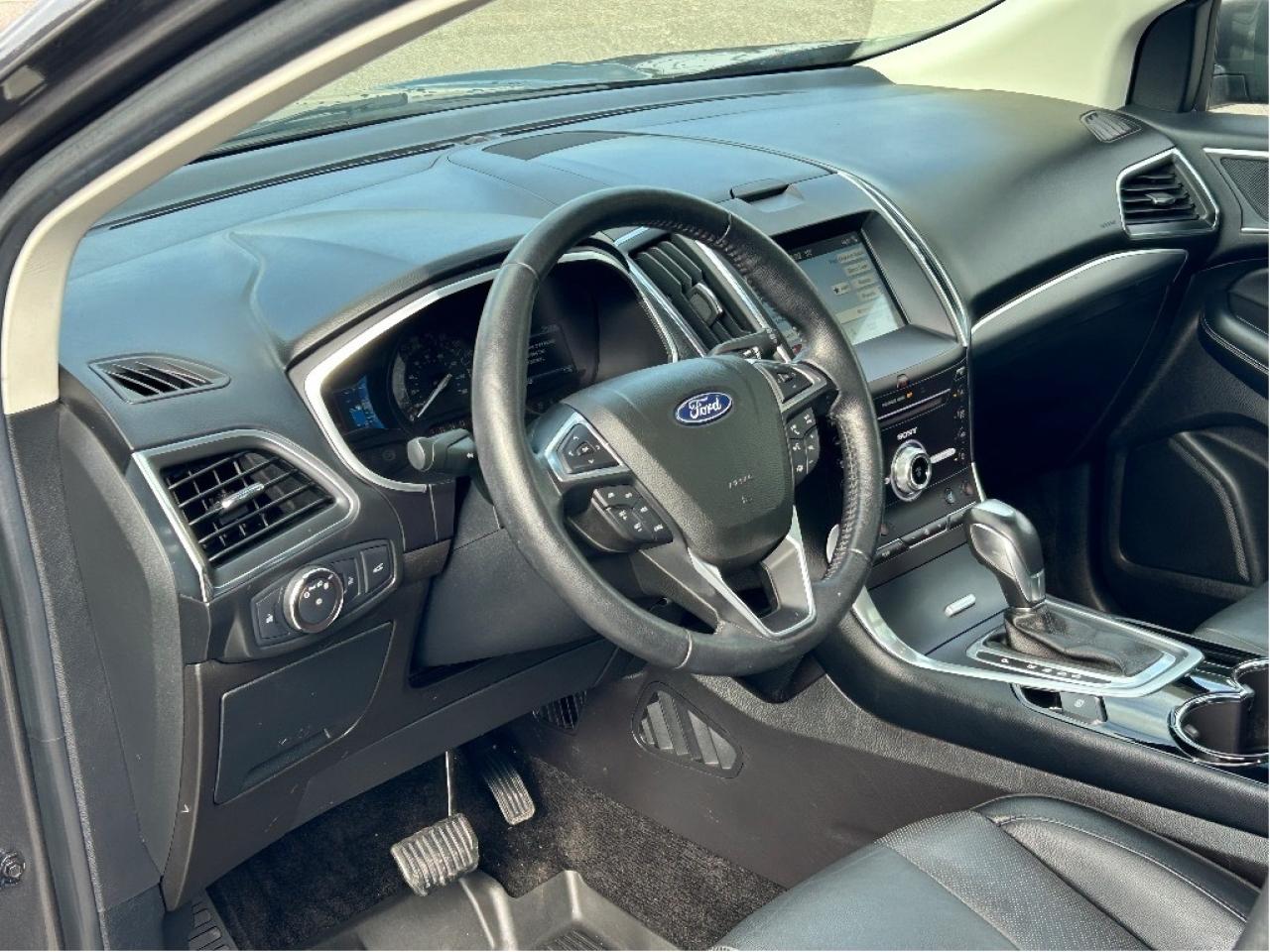 2018 Ford Edge Titanium AWD/LEATHER/NAV/PANO ROOF CALL NAPANEE Photo