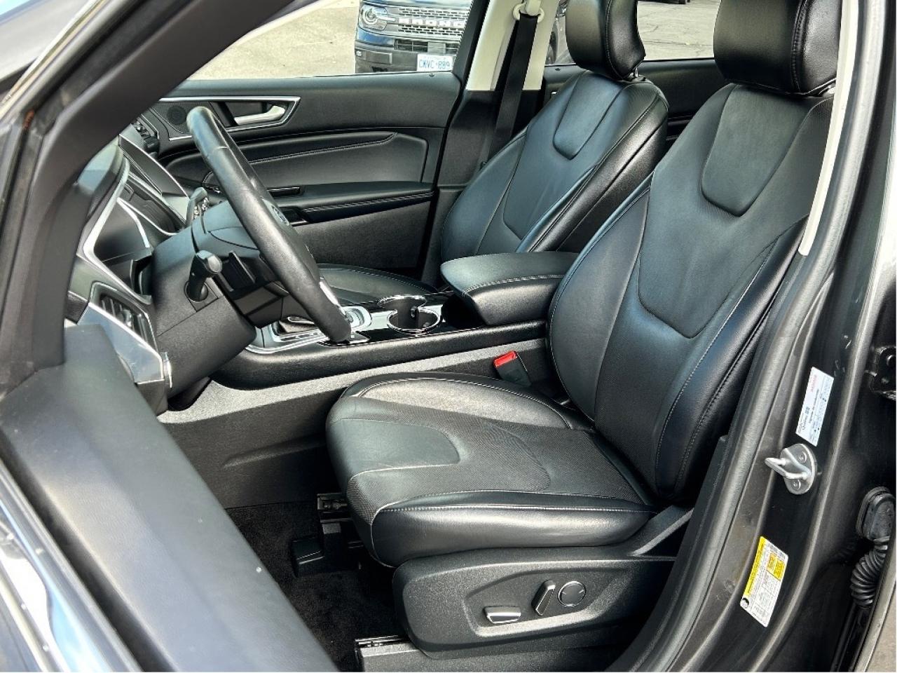 2018 Ford Edge Titanium AWD/LEATHER/NAV/PANO ROOF CALL NAPANEE Photo