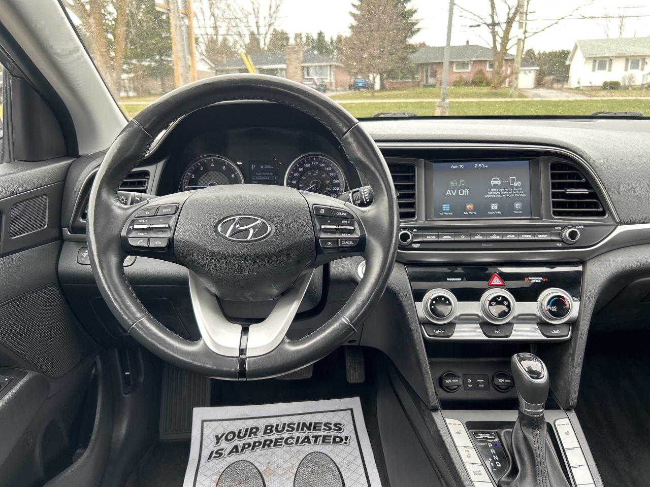 2020 Hyundai Elantra Preferred w/Sun & Safety CALL NAPANEE 613-354-2100 Photo
