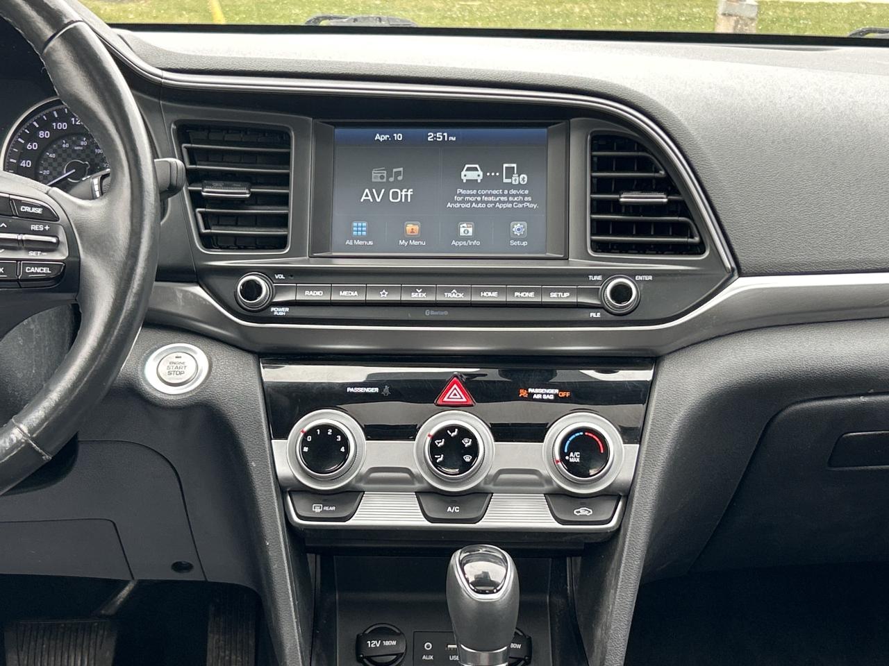 2020 Hyundai Elantra Preferred w/Sun & Safety CALL NAPANEE 613-354-2100 Photo