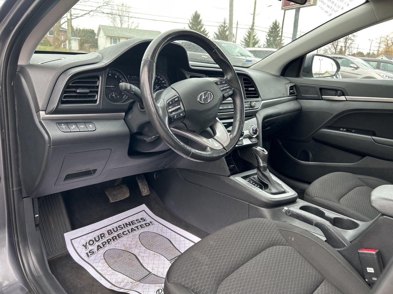 2020 Hyundai Elantra Preferred w/Sun & Safety CALL NAPANEE 613-354-2100 Photo