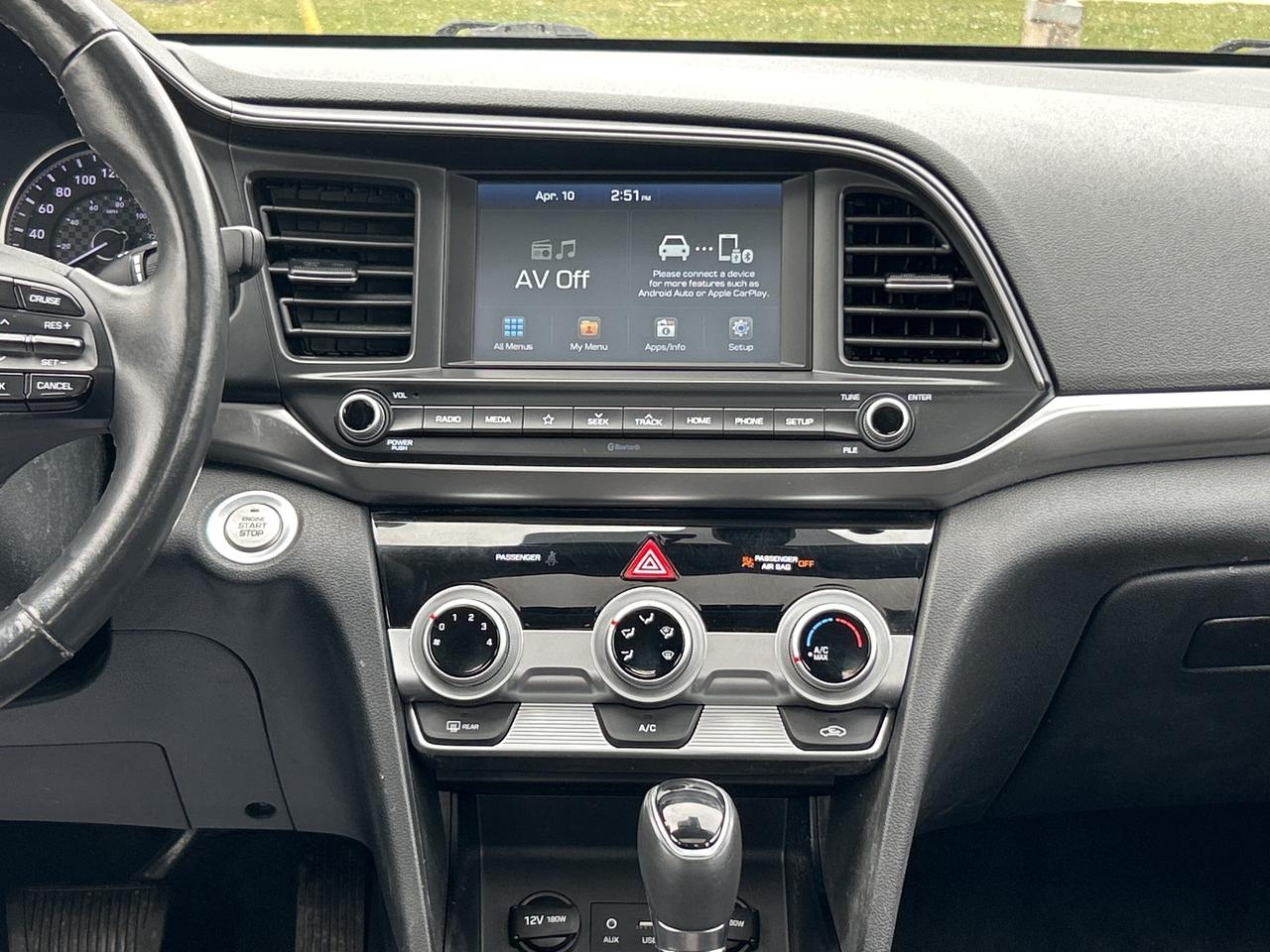 2020 Hyundai Elantra Preferred w/Sun & Safety CALL NAPANEE 613-354-2100 Photo