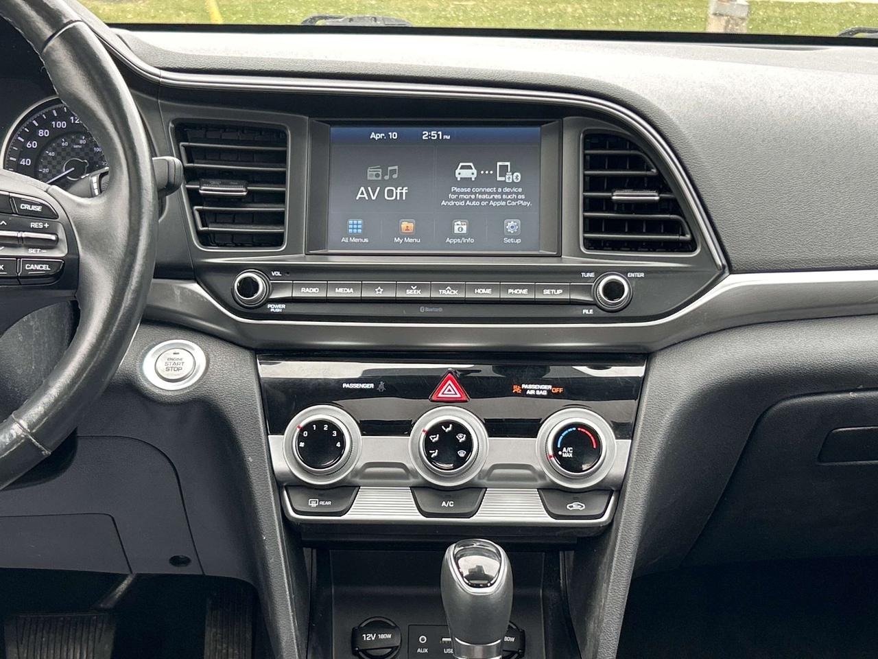 2020 Hyundai Elantra Preferred w/Sun & Safety CALL BELLEVILLE 82K KM'S Photo