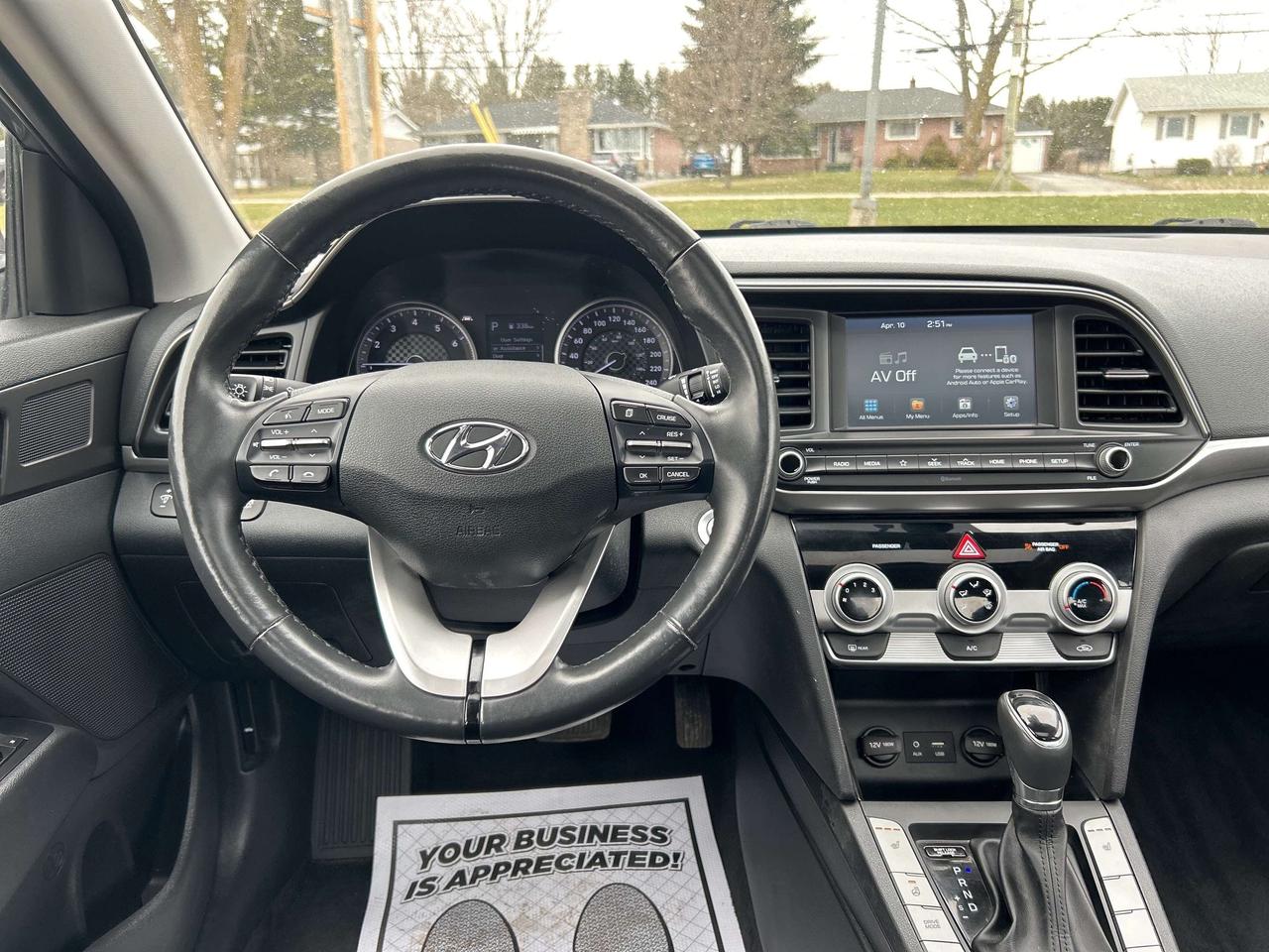 2020 Hyundai Elantra Preferred w/Sun & Safety CALL BELLEVILLE 82K KM'S Photo
