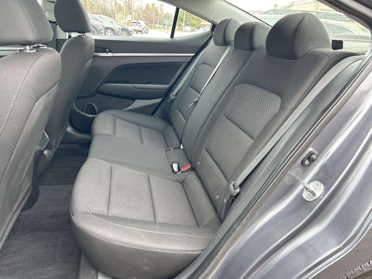 2020 Hyundai Elantra Preferred w/Sun & Safety CALL BELLEVILLE 82K KM'S Photo