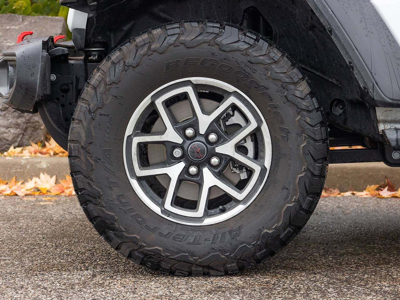 2025 Jeep Wrangler Rubicon 4 Door 4x4  LEATHER  LOW KMS Photo