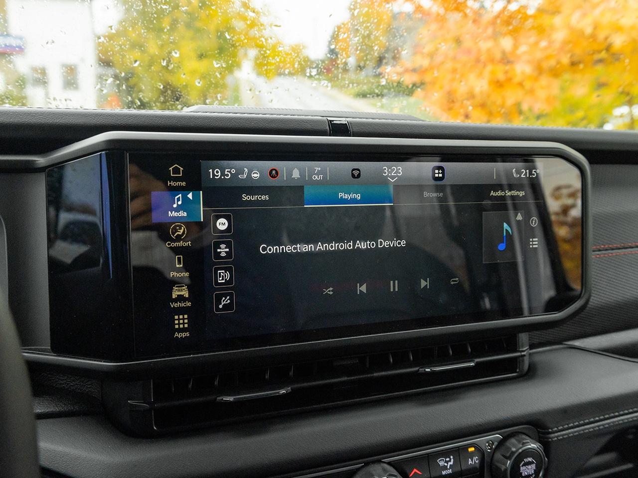 2025 Jeep Wrangler Rubicon 4 Door 4x4  LEATHER  LOW KMS Photo