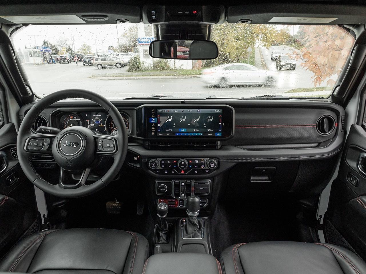 2025 Jeep Wrangler Rubicon 4 Door 4x4  LEATHER  LOW KMS Photo