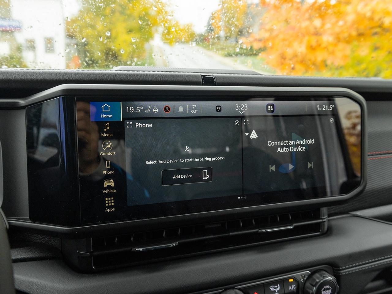 2025 Jeep Wrangler Rubicon 4 Door 4x4  LEATHER  LOW KMS  AUTOMATIC Photo