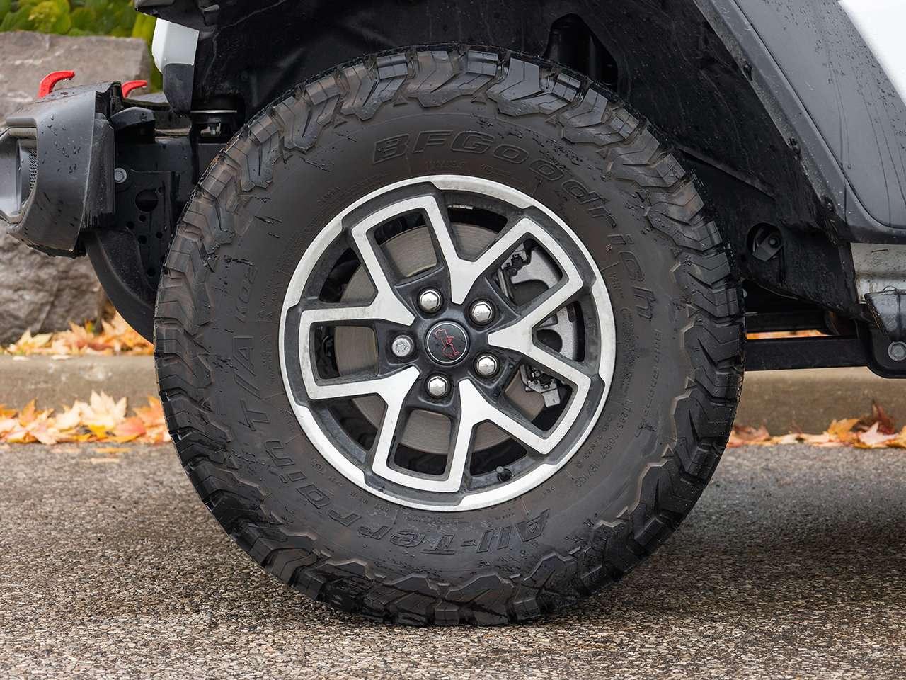 2025 Jeep Wrangler Rubicon 4 Door 4x4  LEATHER  LOW KMS  AUTOMATIC Photo