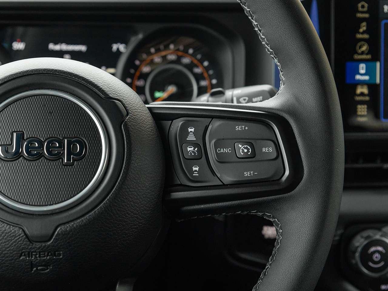 2025 Jeep Wrangler Rubicon 4 Door 4x4  LEATHER  LOW KMS  AUTOMATIC Photo