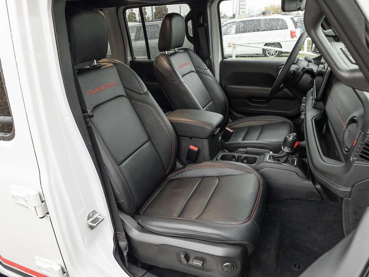 2025 Jeep Wrangler Rubicon 4 Door 4x4  LEATHER  LOW KMS  AUTOMATIC Photo