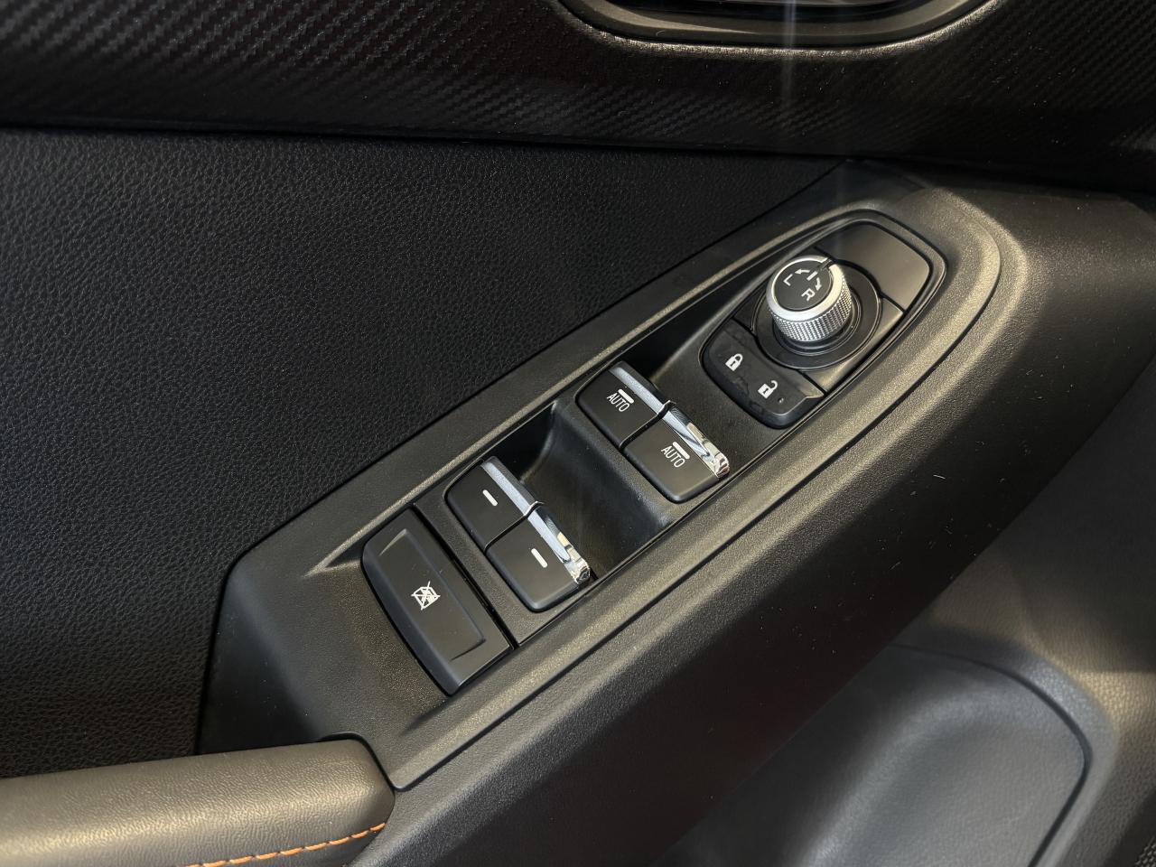 2025 Subaru Crosstrek LIMITED   DEALER DEMO   CLEAN CARFAX  NAVI SUNROOF Photo