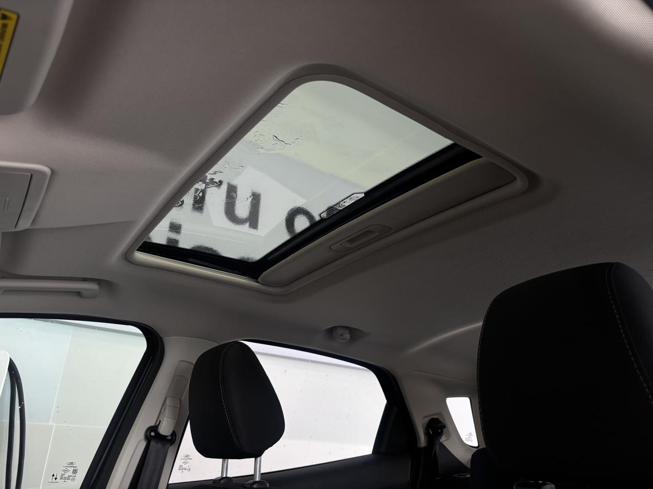 2022 Ford EcoSport SE 4WD   2 SETS OF TIRES/RIMS   CLEAN CARFAX   NAV Photo