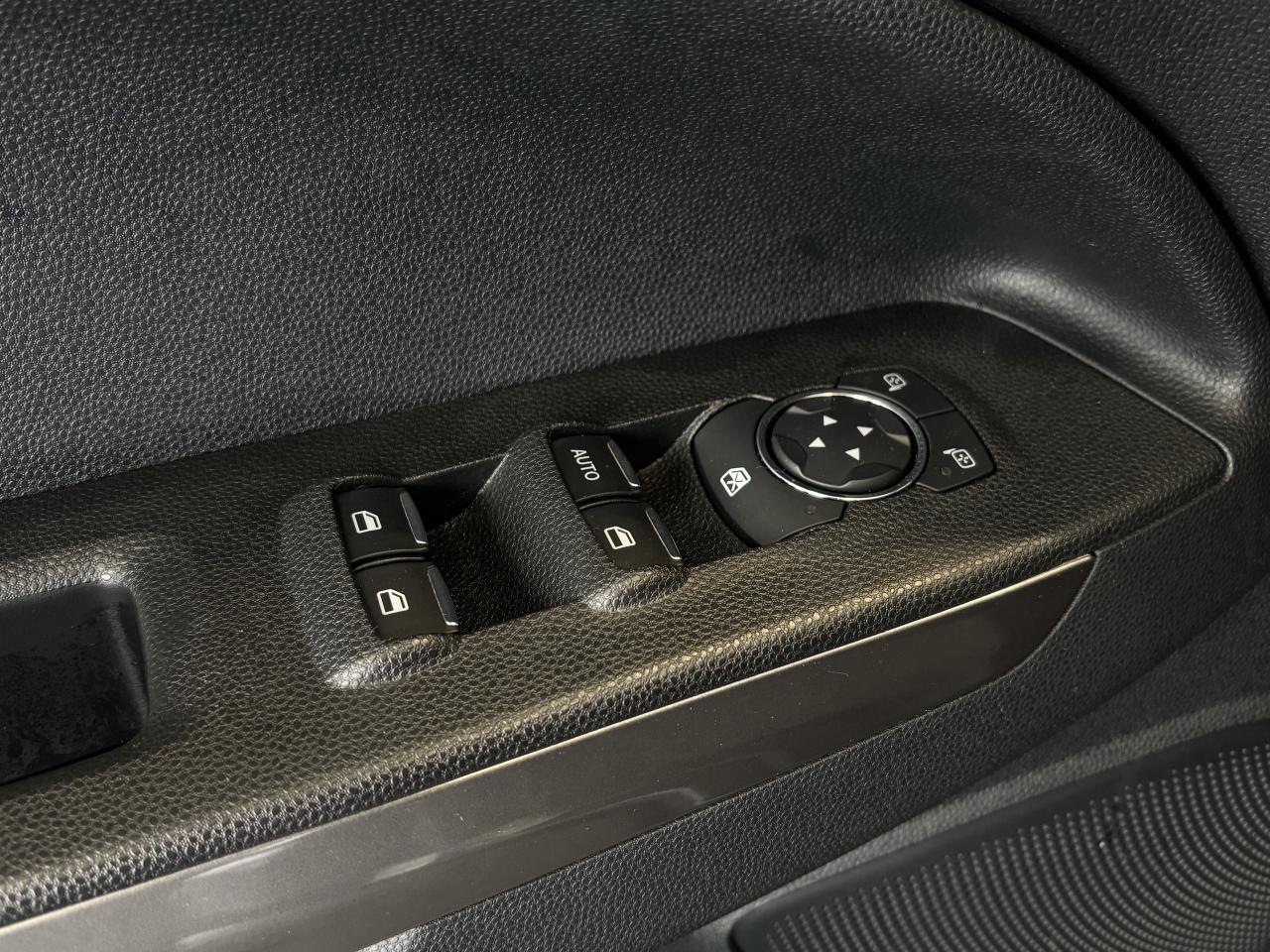 2022 Ford EcoSport SE 4WD   2 SETS OF TIRES/RIMS   CLEAN CARFAX   NAV Photo