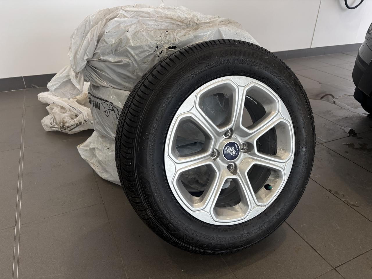 2022 Ford EcoSport SE 4WD   2 SETS OF TIRES/RIMS   CLEAN CARFAX   NAV Photo