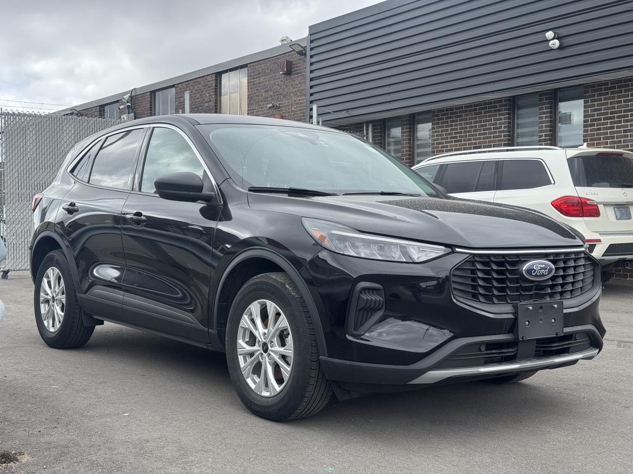 2023 Ford Escape ACTIVE AWD, HEATED SEATS, ALLOYS, CARPLAY Photo