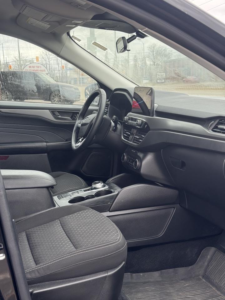 2023 Ford Escape ACTIVE AWD, HEATED SEATS, ALLOYS, CARPLAY Photo