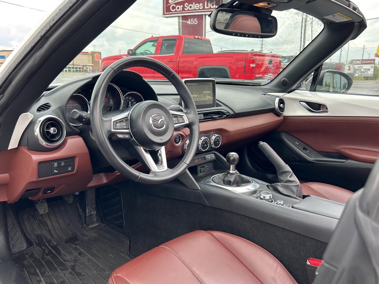 2017 Mazda MX-5 RF GT RF 6-SPEED!! LOW KMS CALL NAPANEE 613-354-2100 Photo