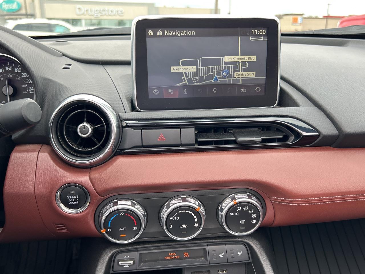 2017 Mazda MX-5 RF GT RF 6-SPEED!! LOW KMS CALL NAPANEE 613-354-2100 Photo