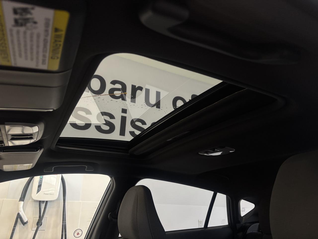 2024 Subaru Crosstrek ONYX   1 OWNER   SUNROOF   LOW KM   APPLE CARPLAY! Photo