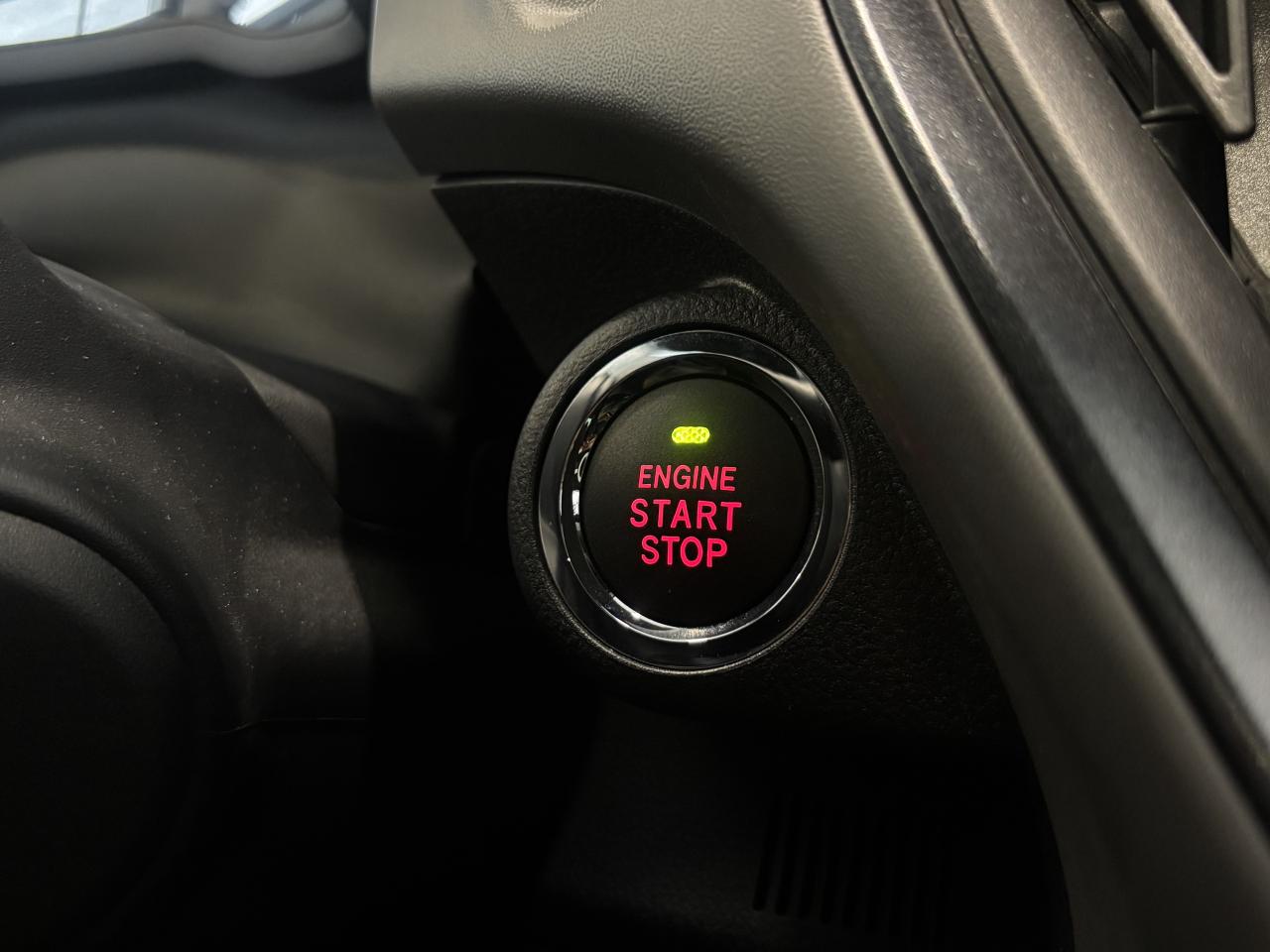 2024 Subaru Crosstrek ONYX   1 OWNER   SUNROOF   LOW KM   APPLE CARPLAY! Photo