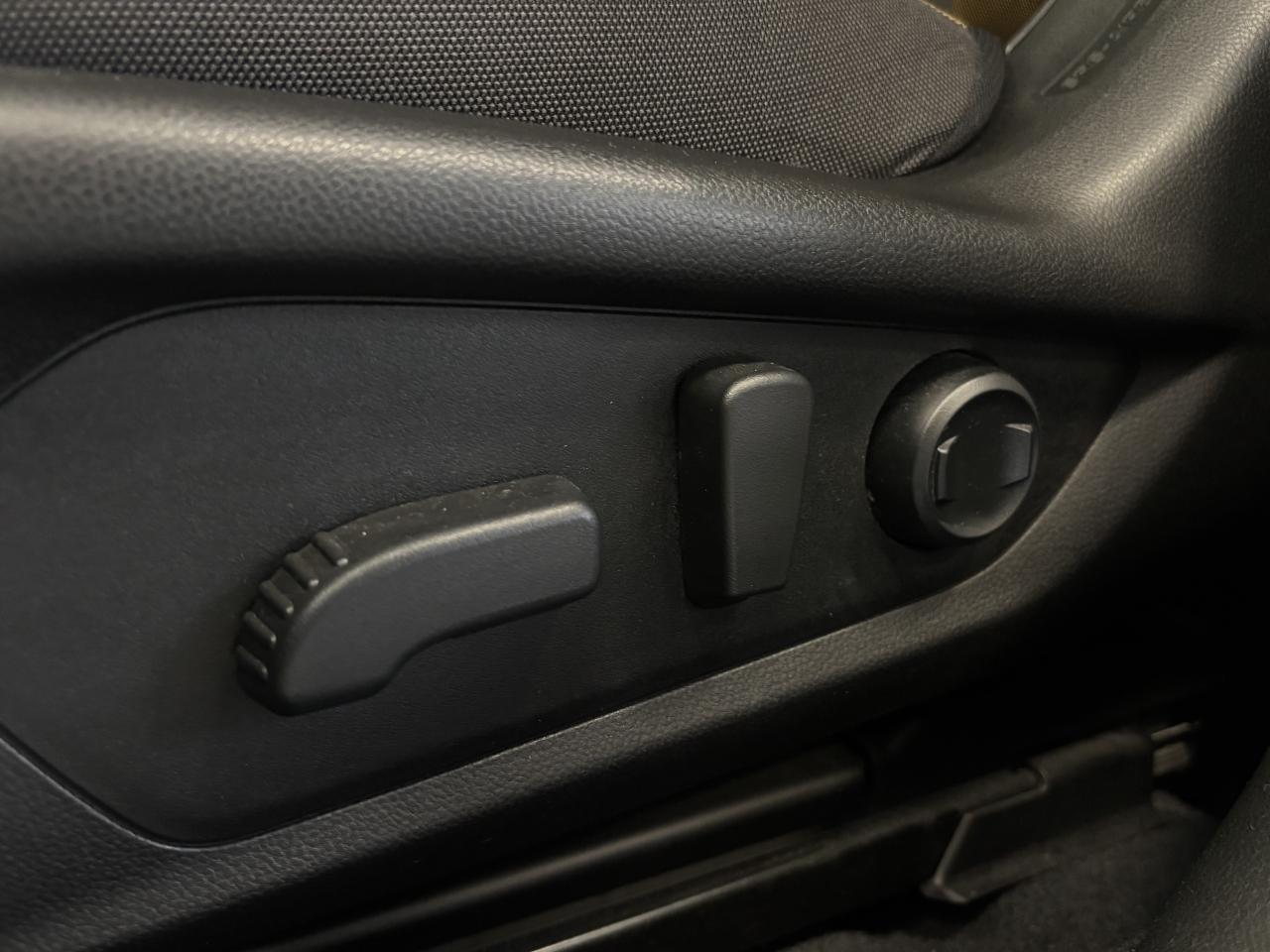 2024 Subaru Crosstrek ONYX   1 OWNER   SUNROOF   LOW KM   APPLE CARPLAY! Photo