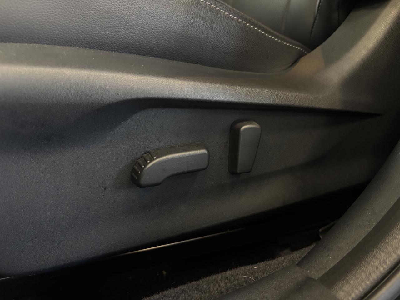 2023 Subaru Impreza Sport-tech   EyeSight   LEATHER   SUNROOF   CAMERA Photo