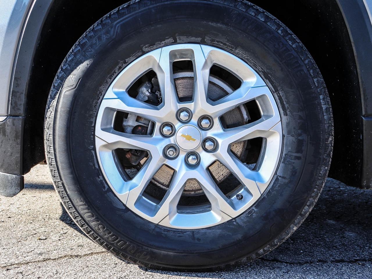 2021 Chevrolet Traverse LT CLOTH   CLEAN   7 PASS.   AWD Photo