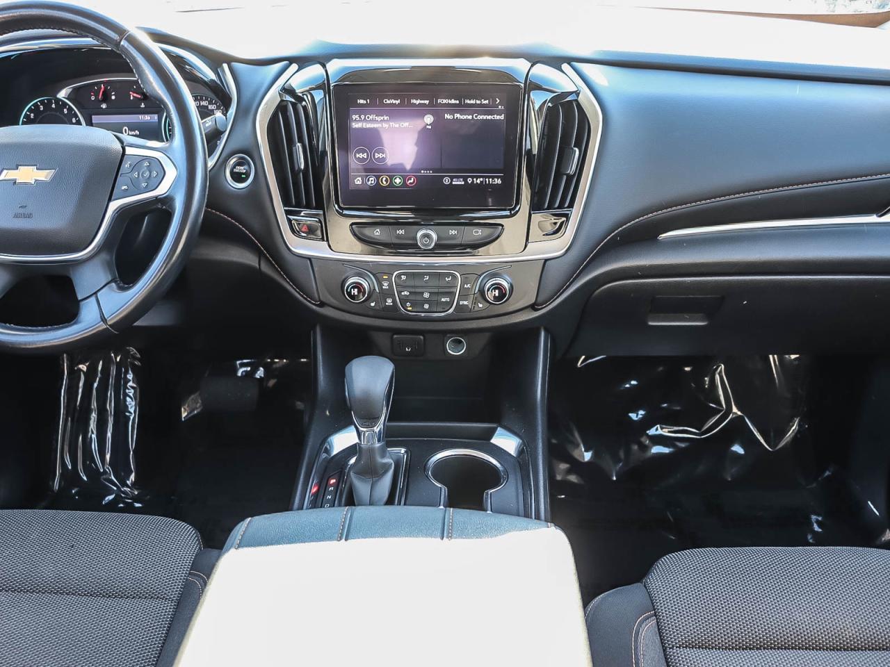 2021 Chevrolet Traverse LT CLOTH   CLEAN   7 PASS.   AWD Photo