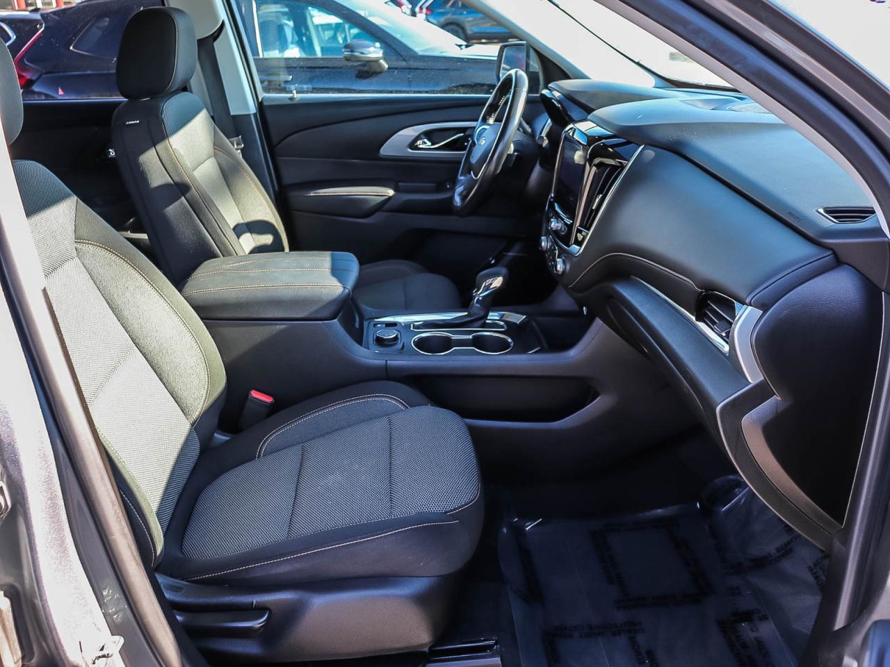 2021 Chevrolet Traverse LT CLOTH   CLEAN   7 PASS.   AWD Photo