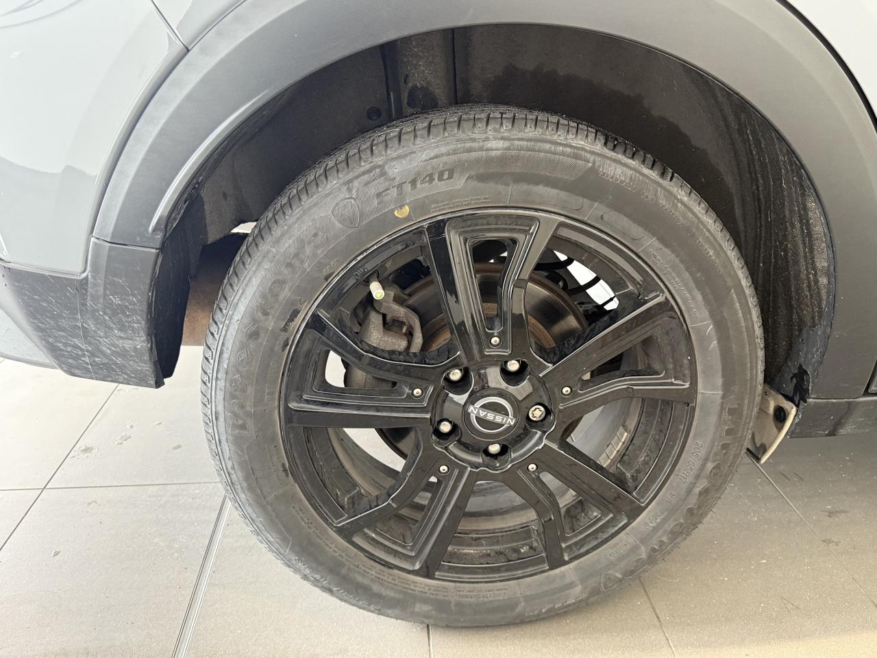 2023 Nissan Kicks SR   ONE OWNER   CLEAN CARFAX   EXTRA TIRES (ONLY) Photo