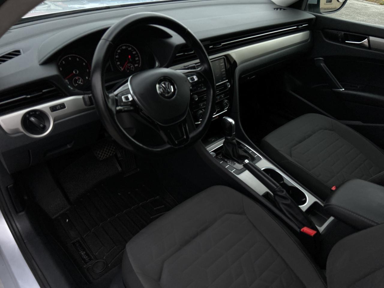 2020 Volkswagen Passat Comfortline **CALL BELLEVILLE 613-961-8848 Photo