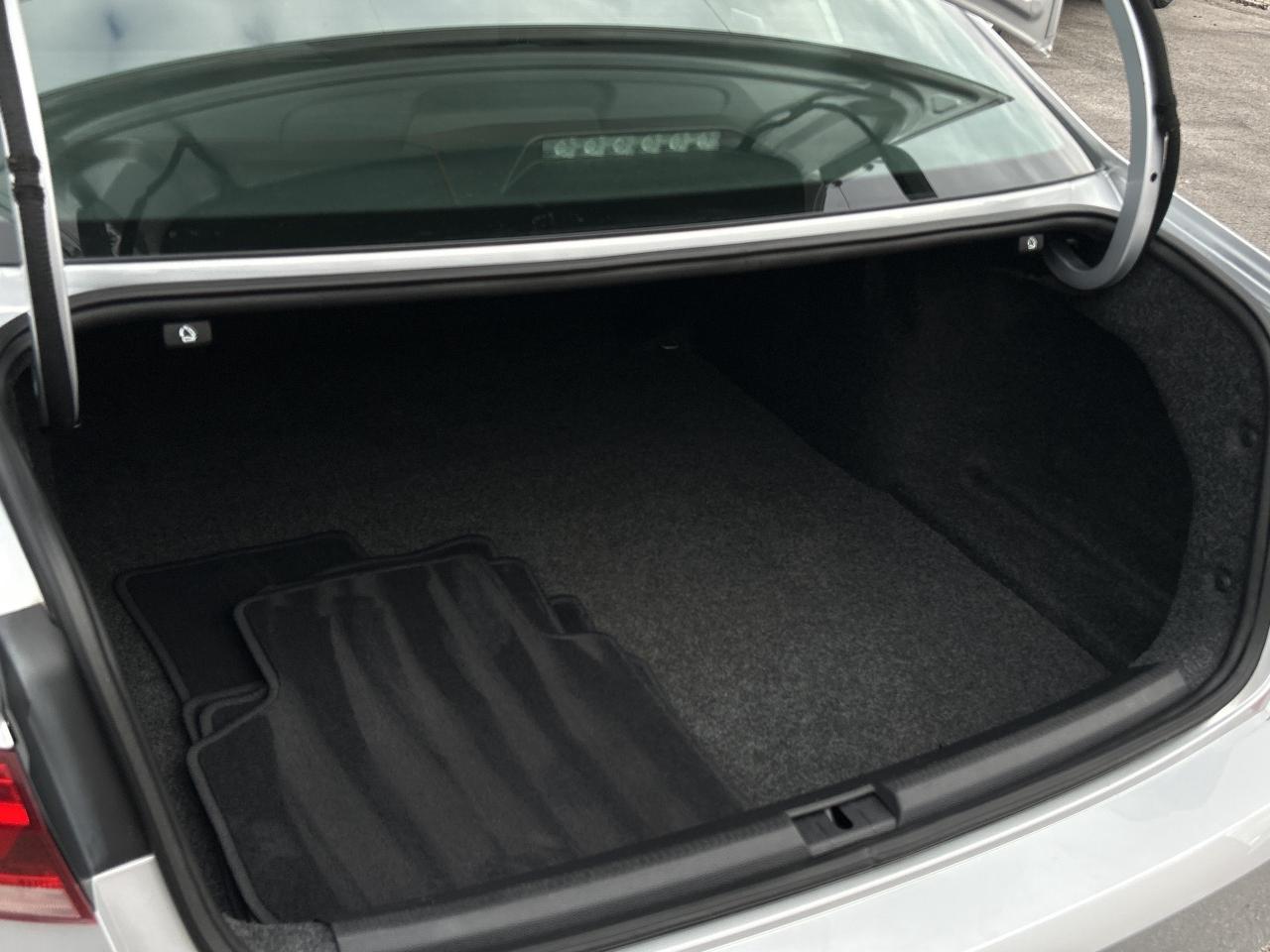 2020 Volkswagen Passat Comfortline **CALL BELLEVILLE 613-961-8848 Photo