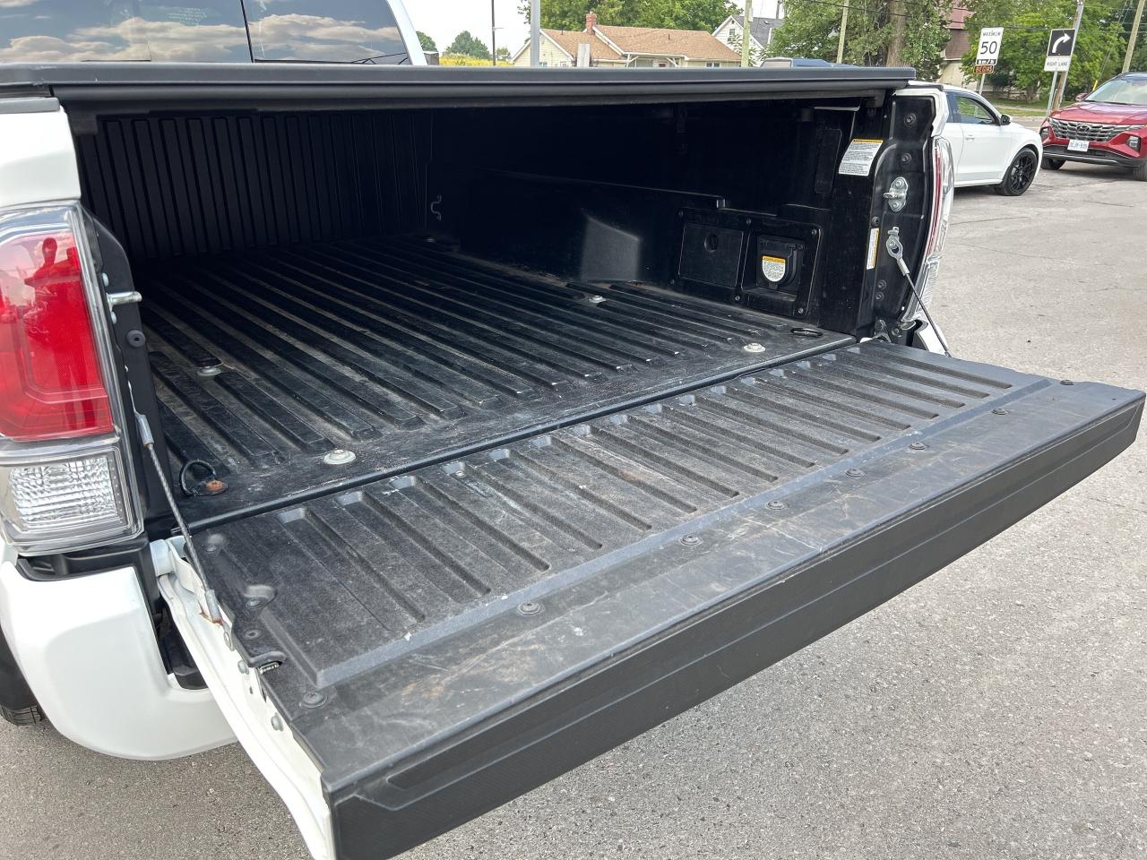 2022 Toyota Tacoma TRD 3.5L 4x4 Sport NAVI CALL NAPANEE 613-354-2100 Photo