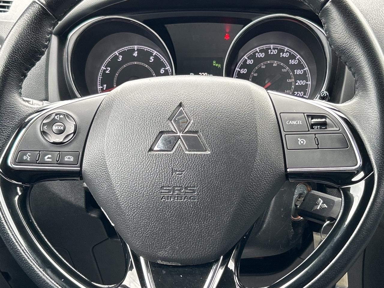 2021 Mitsubishi RVR SE AWD/BACKUP CAM/HEATED SEATS  CALL 613-961-8848 Photo