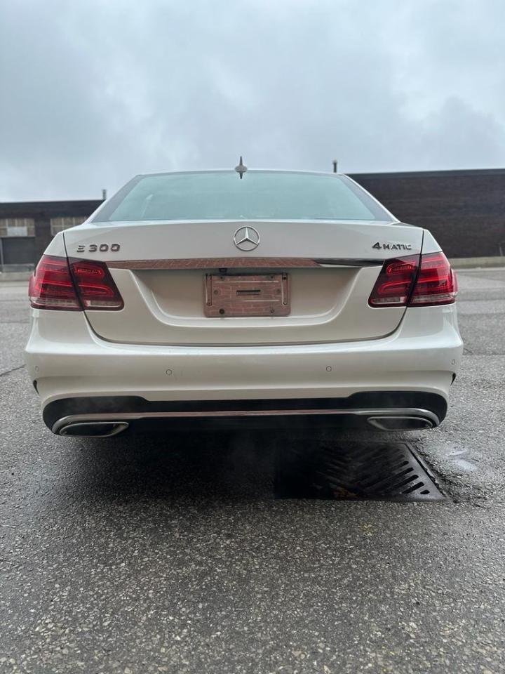 2014 Mercedes-Benz E-Class E300, NAV, LEATHER INTERIOR, ALLOYS Photo