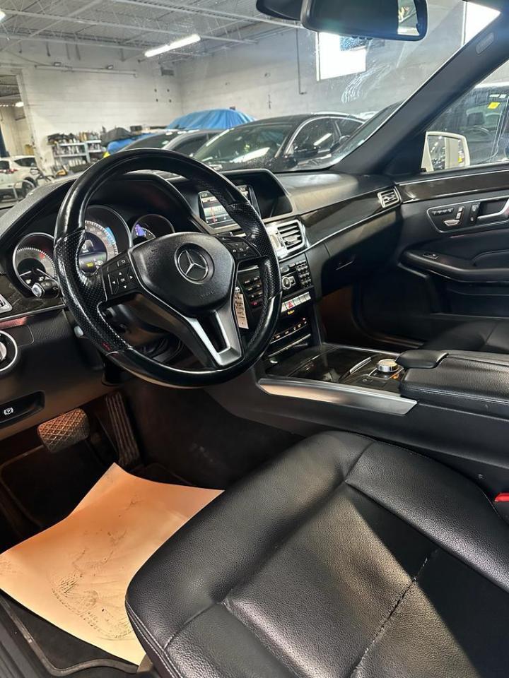2014 Mercedes-Benz E-Class E300, NAV, LEATHER INTERIOR, ALLOYS Photo