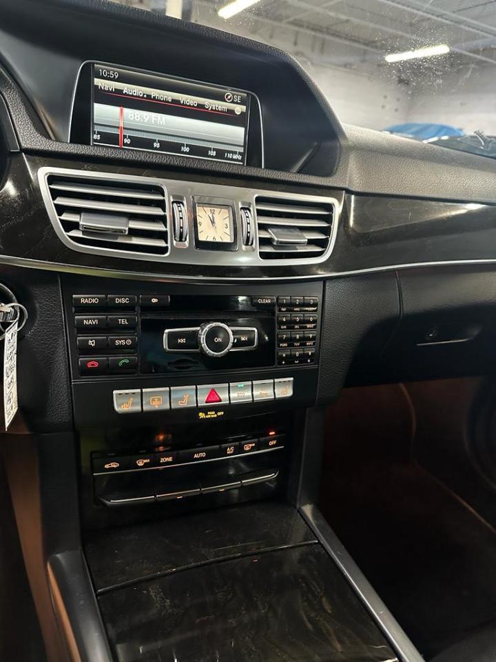 2014 Mercedes-Benz E-Class E300, NAV, LEATHER INTERIOR, ALLOYS Photo