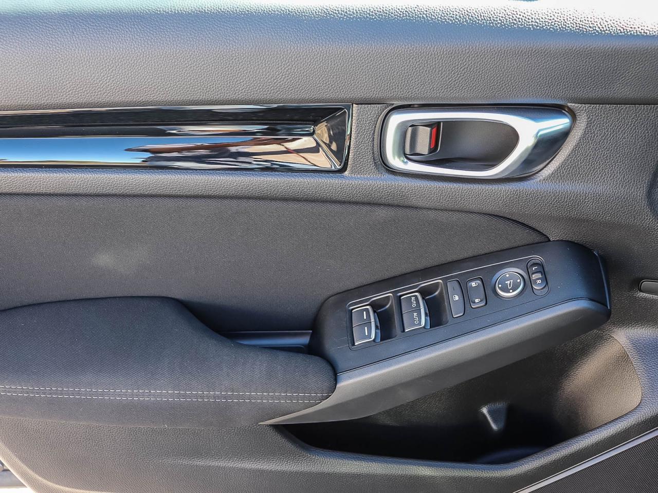 2022 Honda Civic Sedan EX   HONDA CERTIFIED   LEASE RETURN   CLEAN Photo