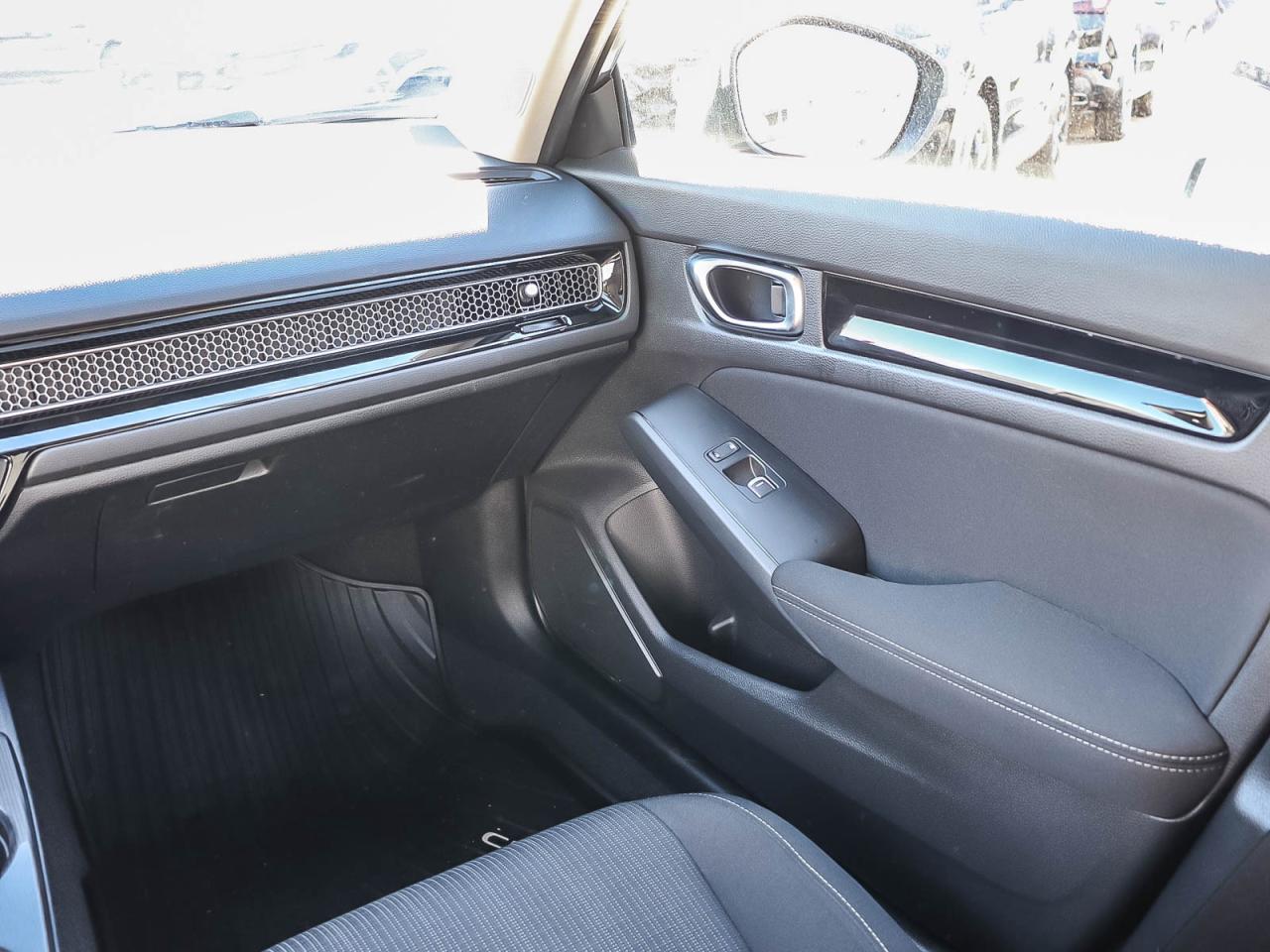 2022 Honda Civic Sedan EX   HONDA CERTIFIED   LEASE RETURN   CLEAN Photo