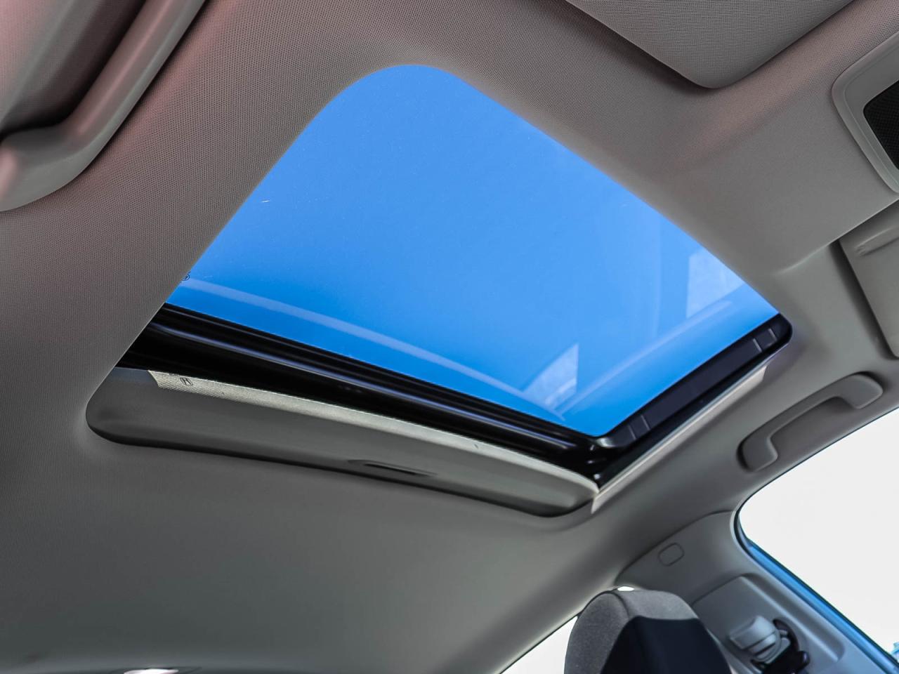 2022 Honda Civic Sedan EX   HONDA CERTIFIED   LEASE RETURN   CLEAN Photo