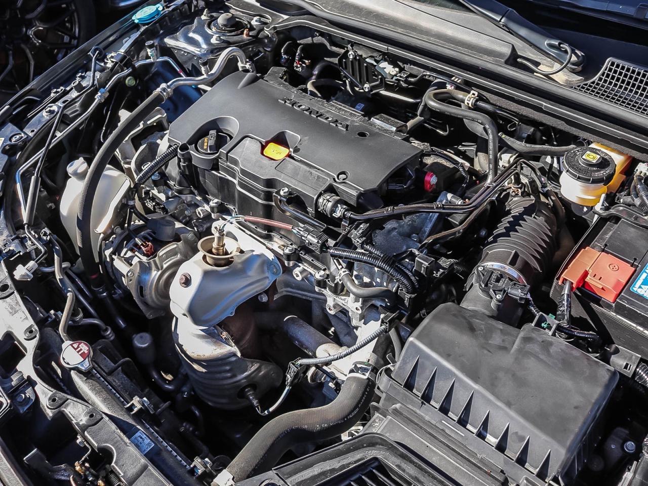 2022 Honda Civic Sedan EX   HONDA CERTIFIED   LEASE RETURN   CLEAN Photo