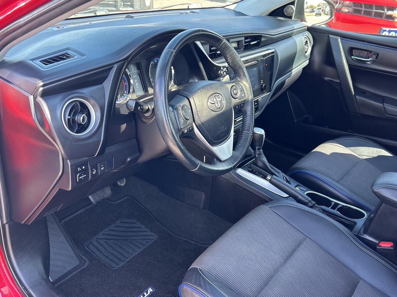 2019 Toyota Corolla SE  ** CALL BELLEVILLE @ 1-613-961-8848  117k Photo