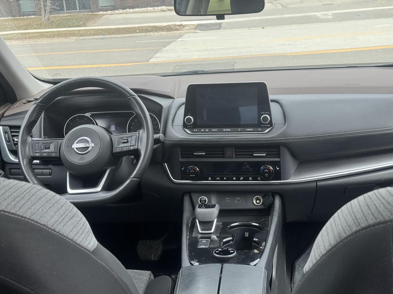 2023 Nissan Rogue AWD SV, ALLOYS, Moonroof Photo