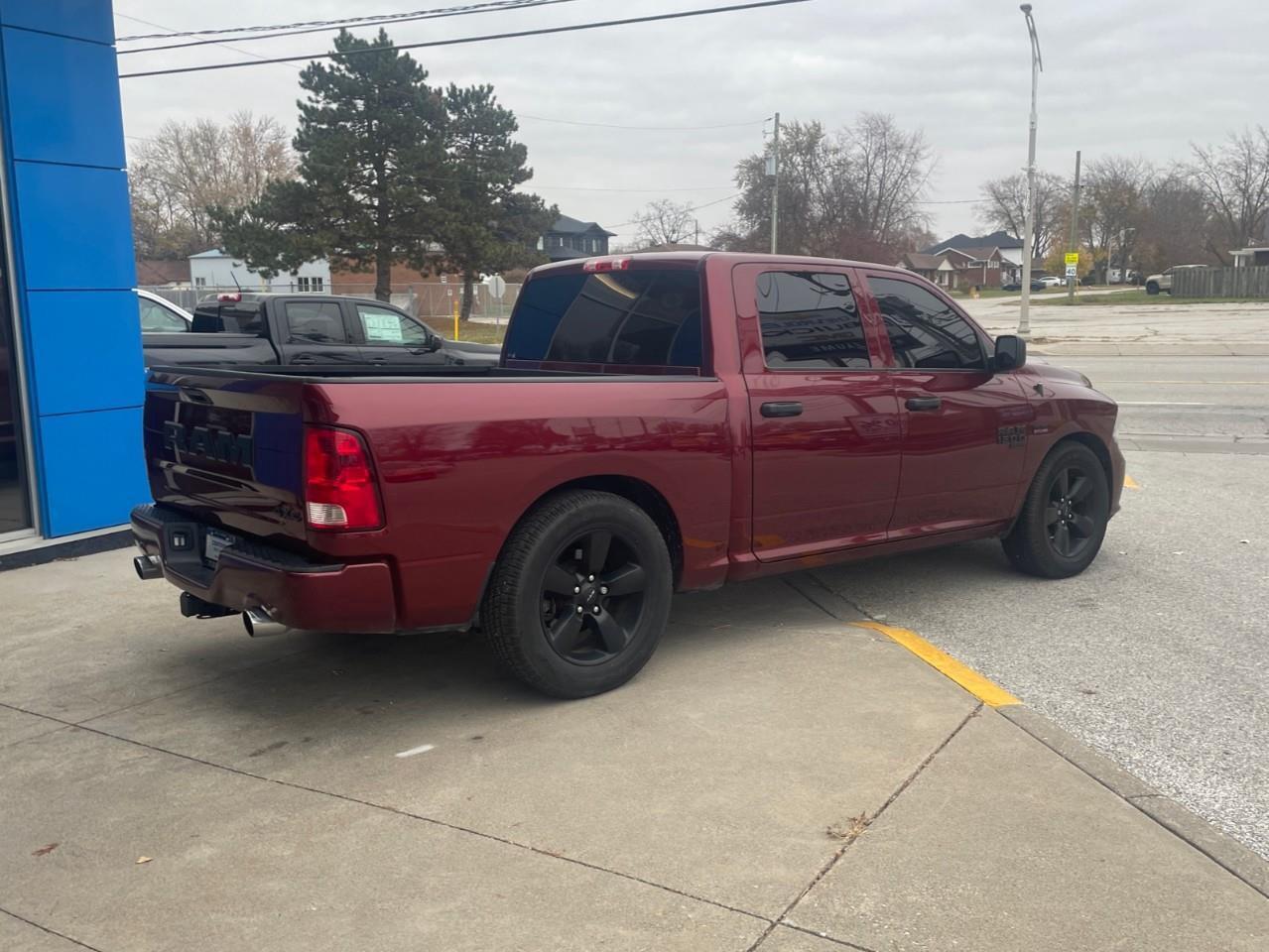 2021 RAM 1500 Classic EXPRESS LOWERED AND LOOKING GOOD! Photo4